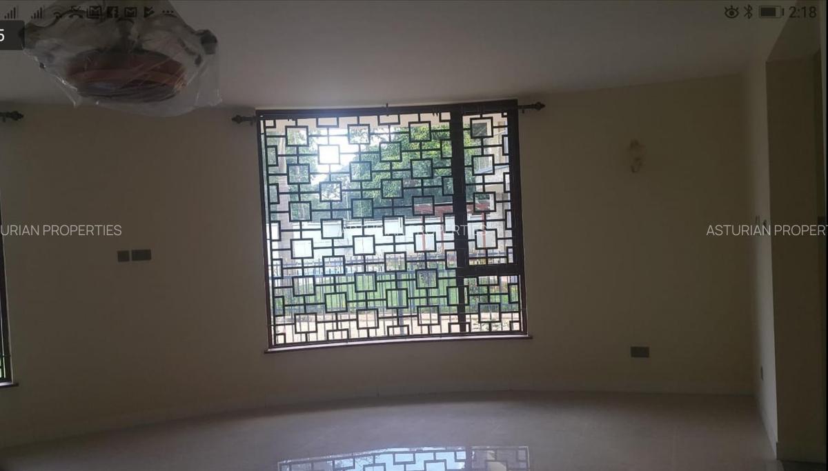 5 Bed Townhouse with En Suite in Lavington - 6