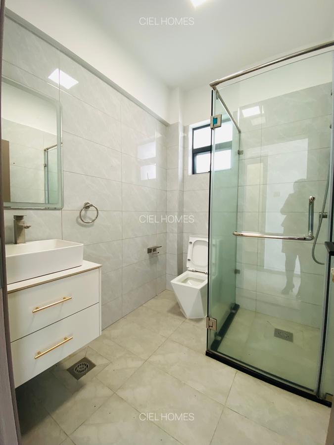 4 Bed Apartment with En Suite at Oledume Road - 14