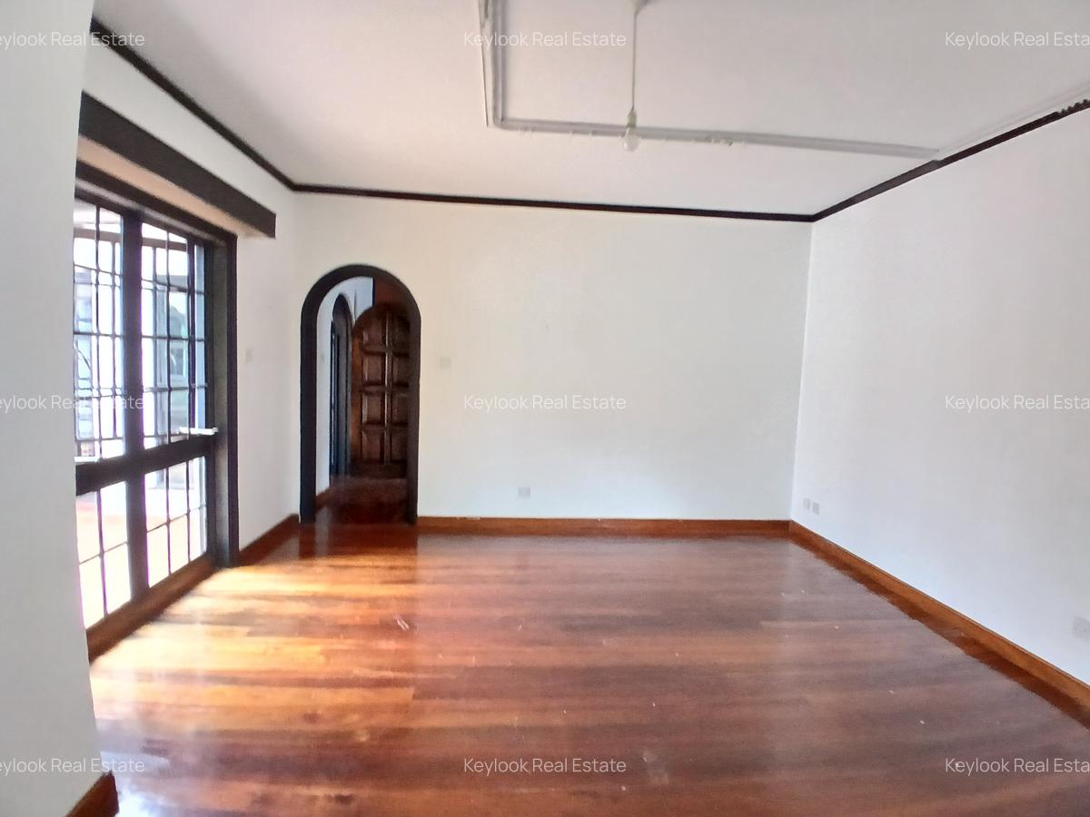4 Bed Townhouse with En Suite at Riverside Drive - 9
