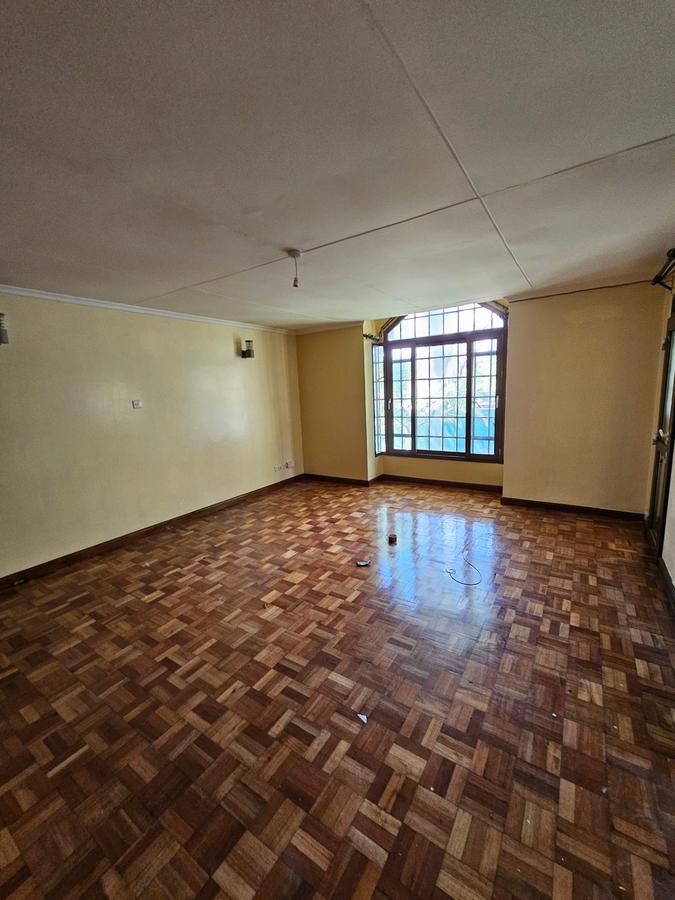 4 Bed Townhouse with En Suite at Lavington - 17