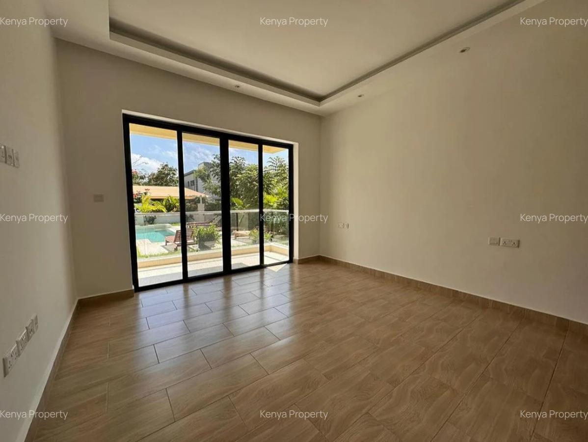 1 Bed Apartment with Swimming Pool at Diani Beach Road - 4