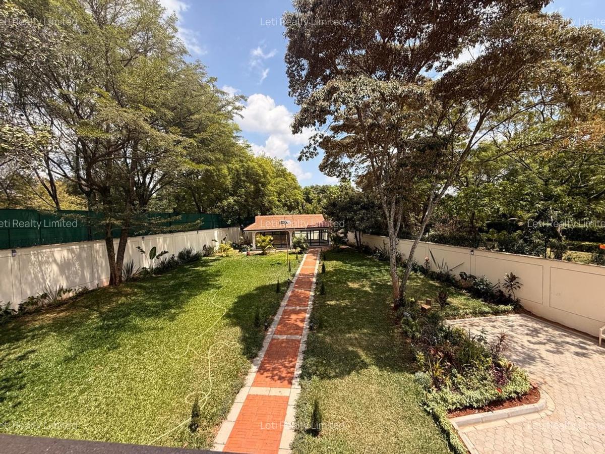 6 Bed House with En Suite in Runda - 2