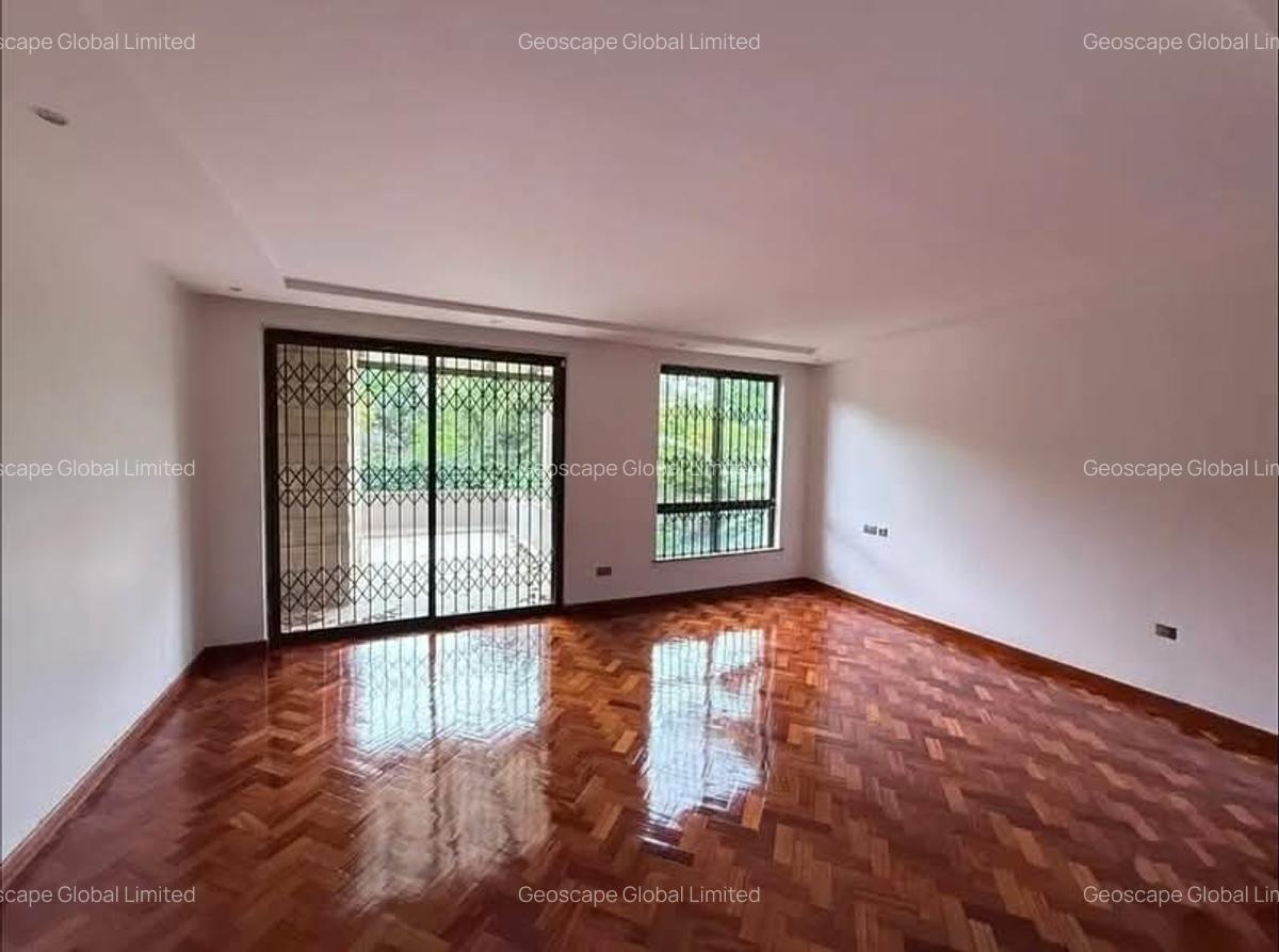 5 Bed Townhouse with En Suite in Lavington - 5