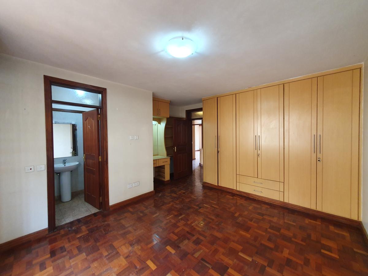 3 Bed Apartment with En Suite in Parklands - 14