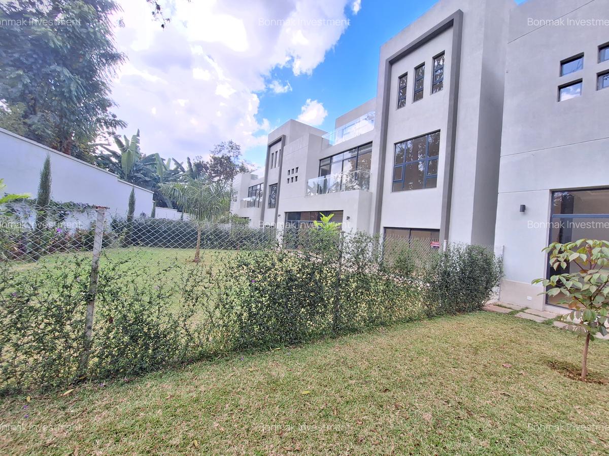 5 Bed Townhouse with En Suite at The Heart Of Lavington. - 18