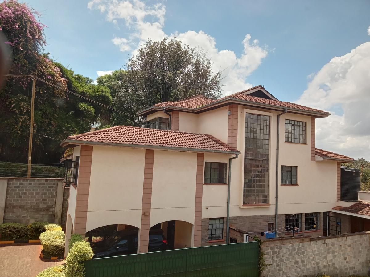 4 Bed Townhouse with En Suite at Lavington Estate - 1