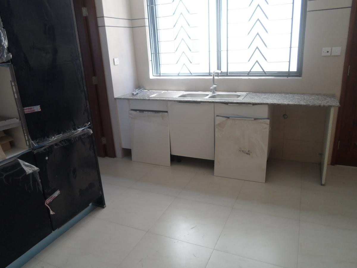 2 Bed Apartment with En Suite in Nyali Area - 8