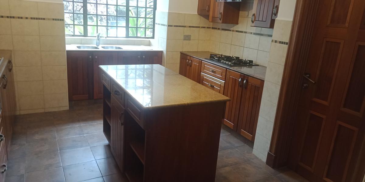 4 Bed Townhouse with En Suite in Westlands Area - 3