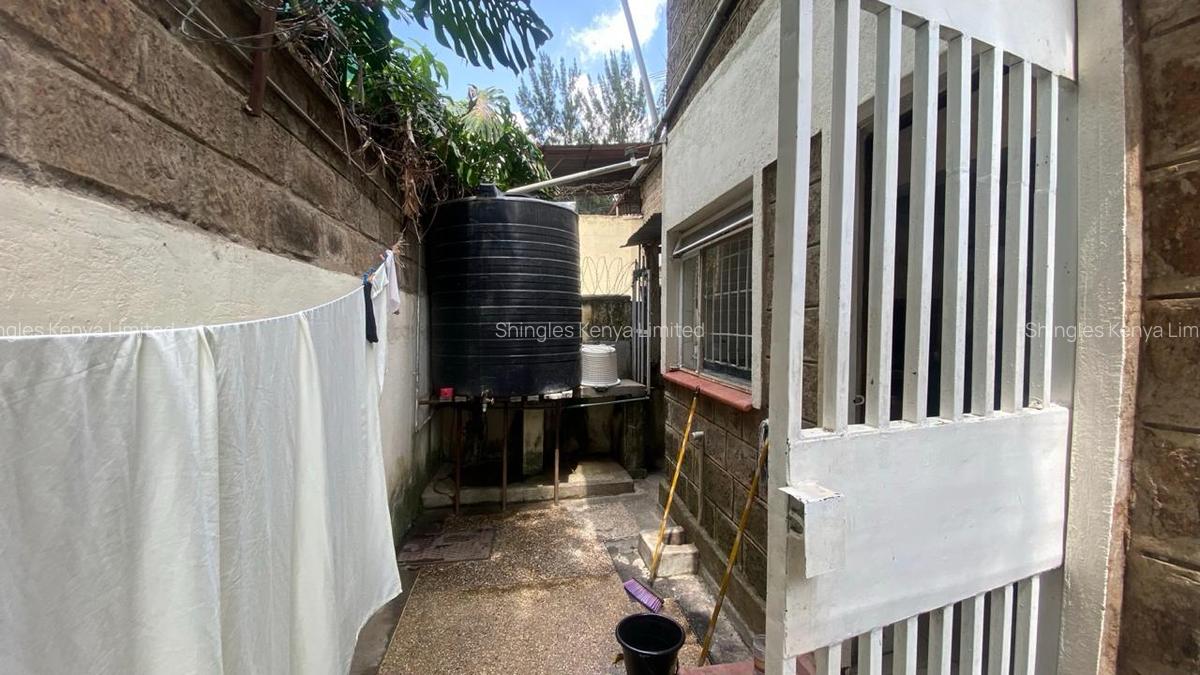 5 Bed Townhouse with En Suite at Oloitoktok Road - 8