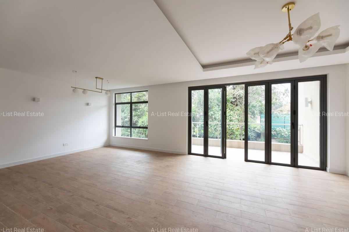 4 Bed Townhouse with En Suite at Two Rivers - 2