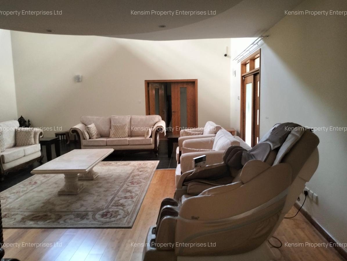 5 Bed Townhouse with En Suite in Kyuna - 9