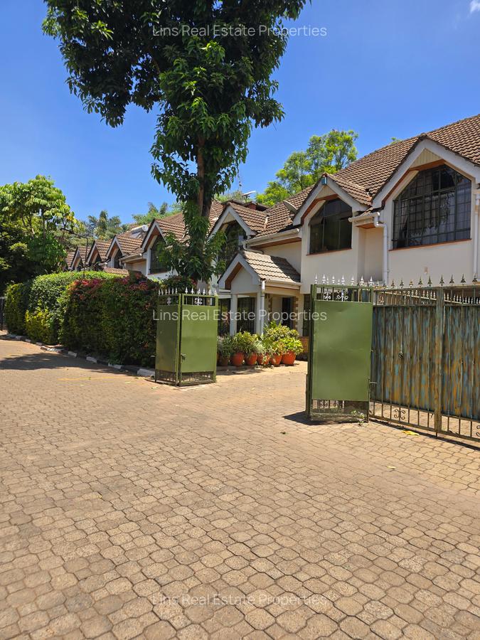 5 Bed Townhouse with En Suite in Lavington - 2
