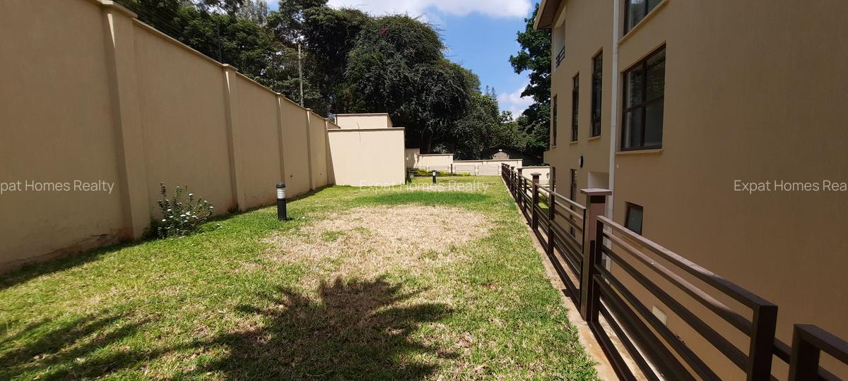 5 Bed Villa with En Suite in Lavington - 2