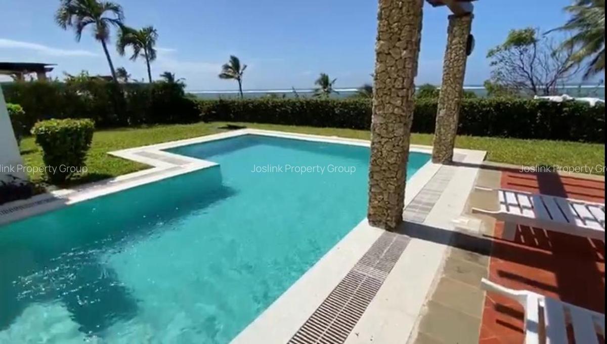 Serviced 3 Bed Apartment with Swimming Pool in Kikambala - 8