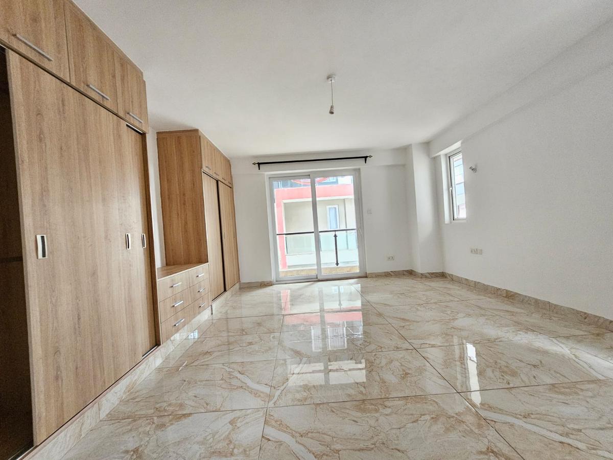 4 Bed Apartment with En Suite in General Mathenge - 2