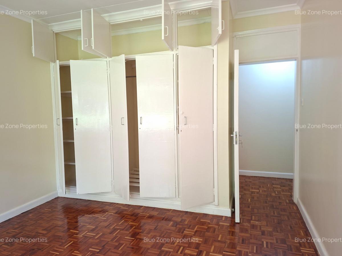 4 Bed House with En Suite at Rosslyn - 14