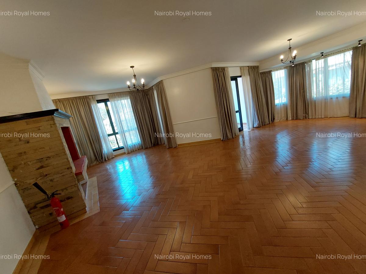 4 Bed House with En Suite at Y67 - 15