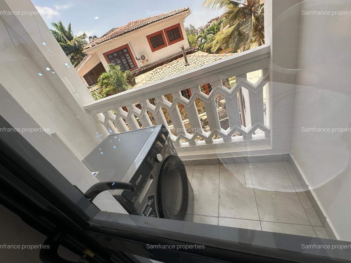 2 Bed Apartment with En Suite at 1 St Avanue - 7