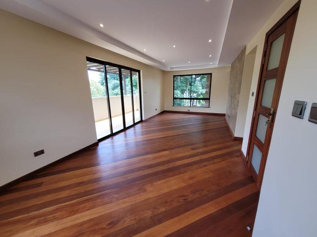 5 Bed Townhouse with En Suite in Lavington - 13