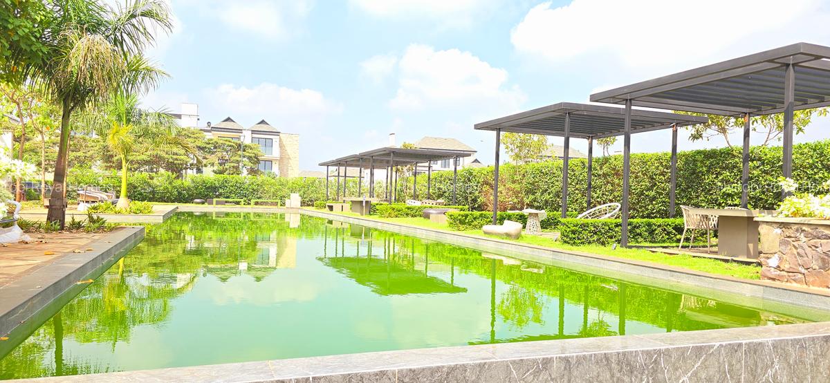 4 Bed House with En Suite at Palm Valley - 4