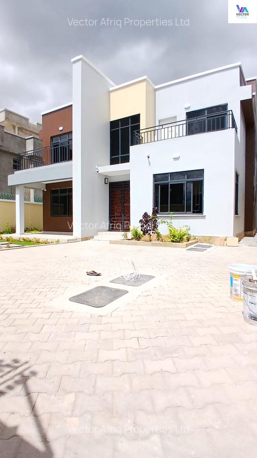 5 Bed Townhouse with En Suite in Syokimau - 1