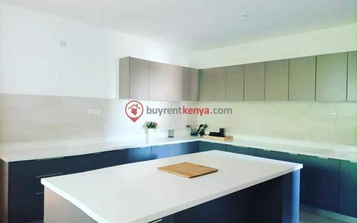 5 Bed Townhouse with En Suite at Karen - 16