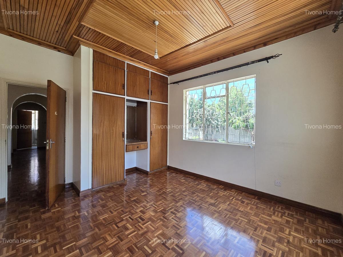 4 Bed House with En Suite in Runda - 12