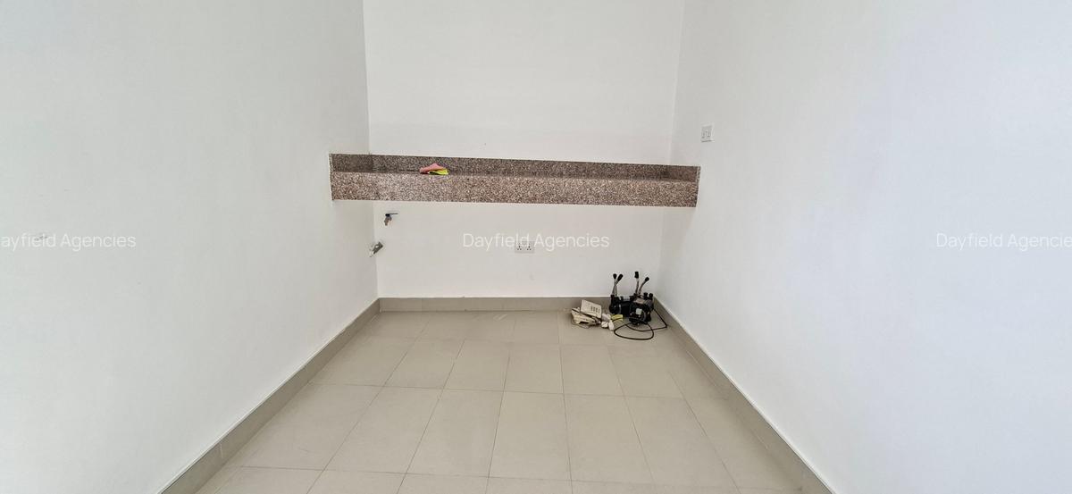 4 Bed House with En Suite in Brookside - 9