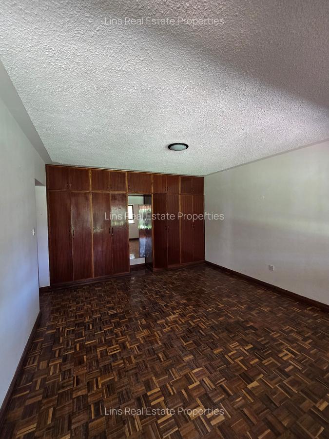 6 Bed House with En Suite in Nyari - 8