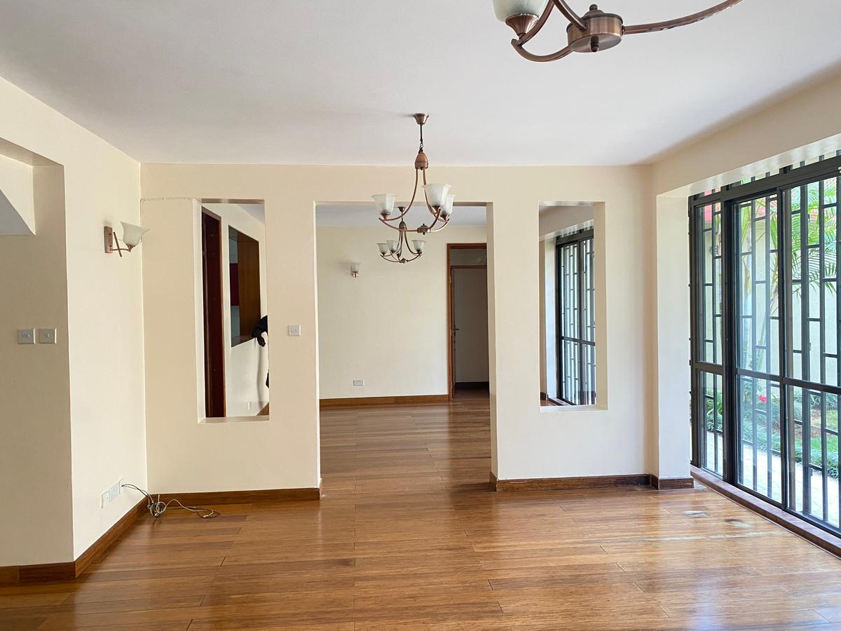 5 Bed Townhouse with En Suite in Lavington - 6