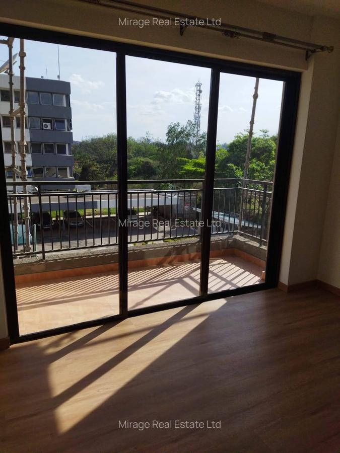 1 Bed Apartment with Swimming Pool in Garden Estate - 3