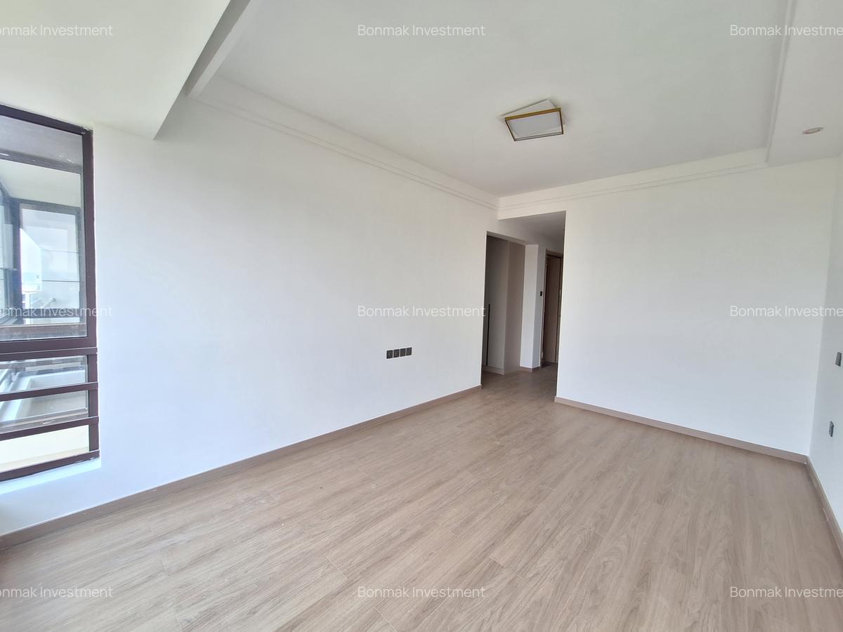 3 Bed Apartment with En Suite at Riverside Drive - 11