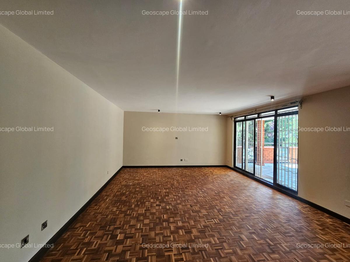 5 Bed House with En Suite in Spring Valley - 8