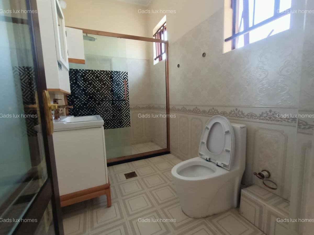 5 Bed Townhouse with En Suite at Muthaiga - 14