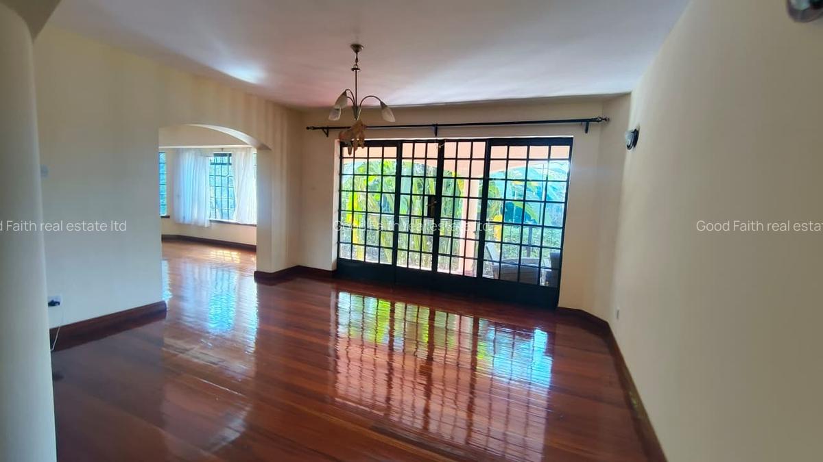 5 Bed House with En Suite in Runda - 7