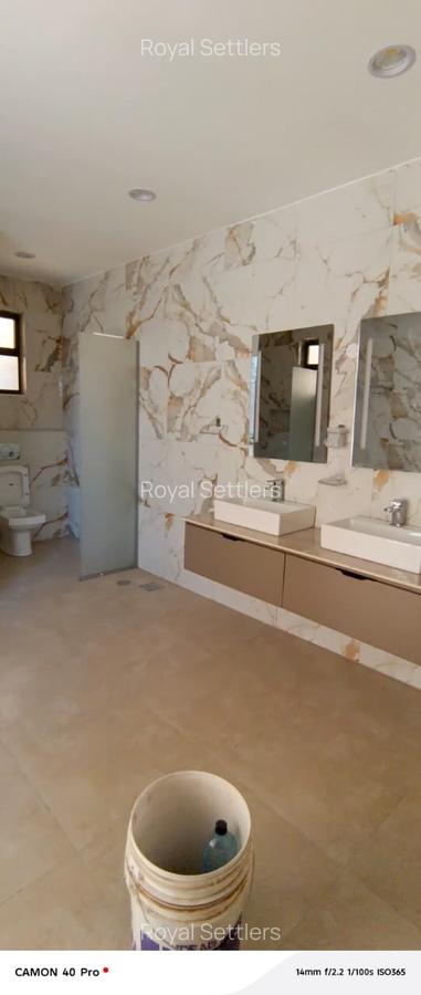 3 Bed Apartment with En Suite at Brookside Groove - 13