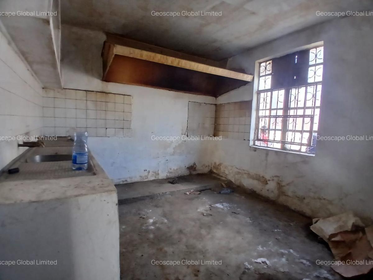 2,600 ft² Warehouse with Backup Generator in Industrial Area - 3