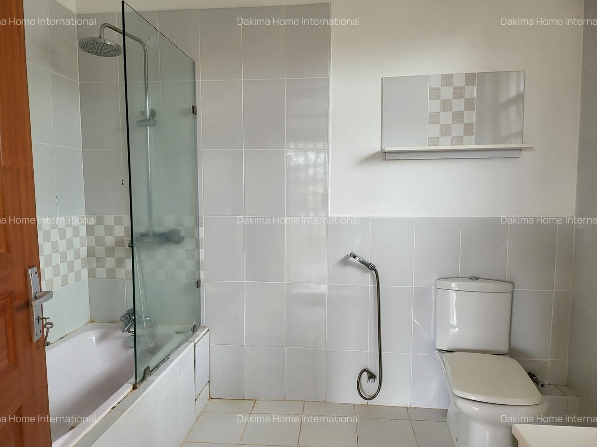 4 Bed Townhouse with En Suite in Rosslyn - 11