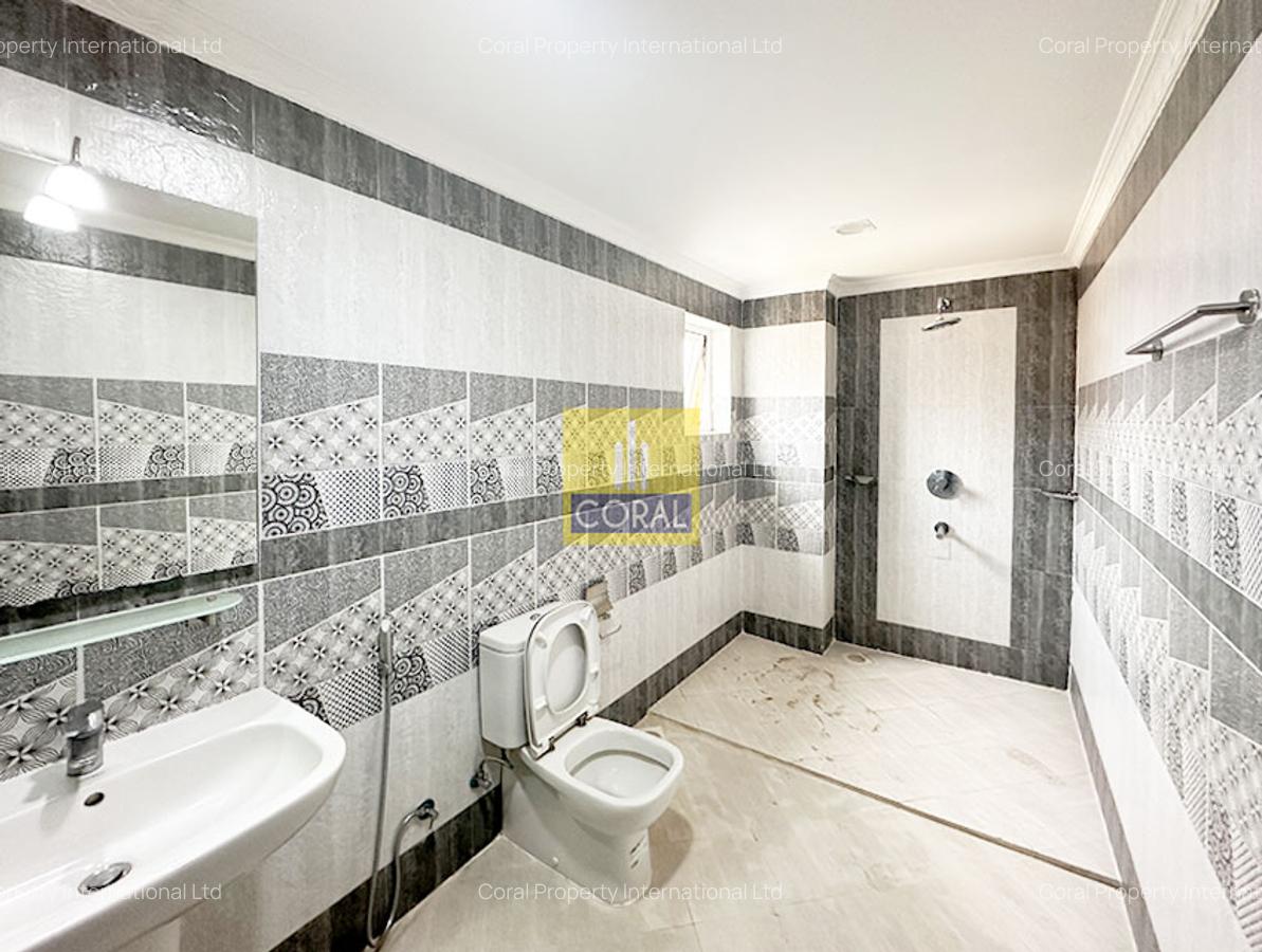 4 Bed Apartment in Kilimani - 13