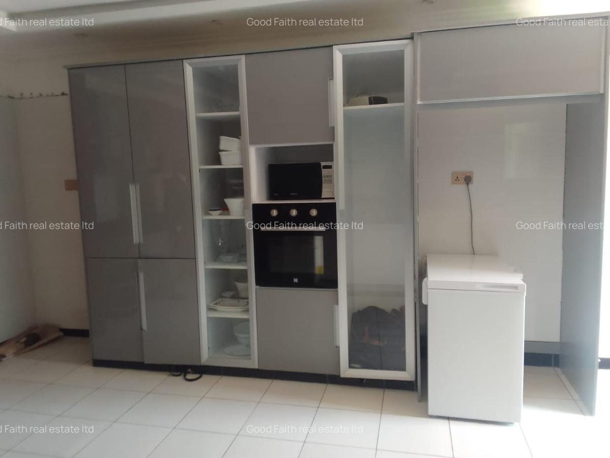 7 Bed House with En Suite in Karen - 14