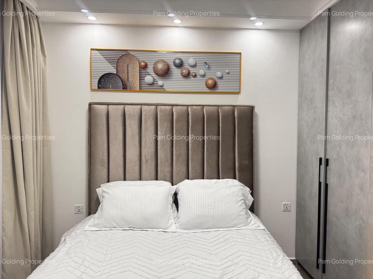 Furnished 3 Bed Apartment with En Suite in Riverside - 13