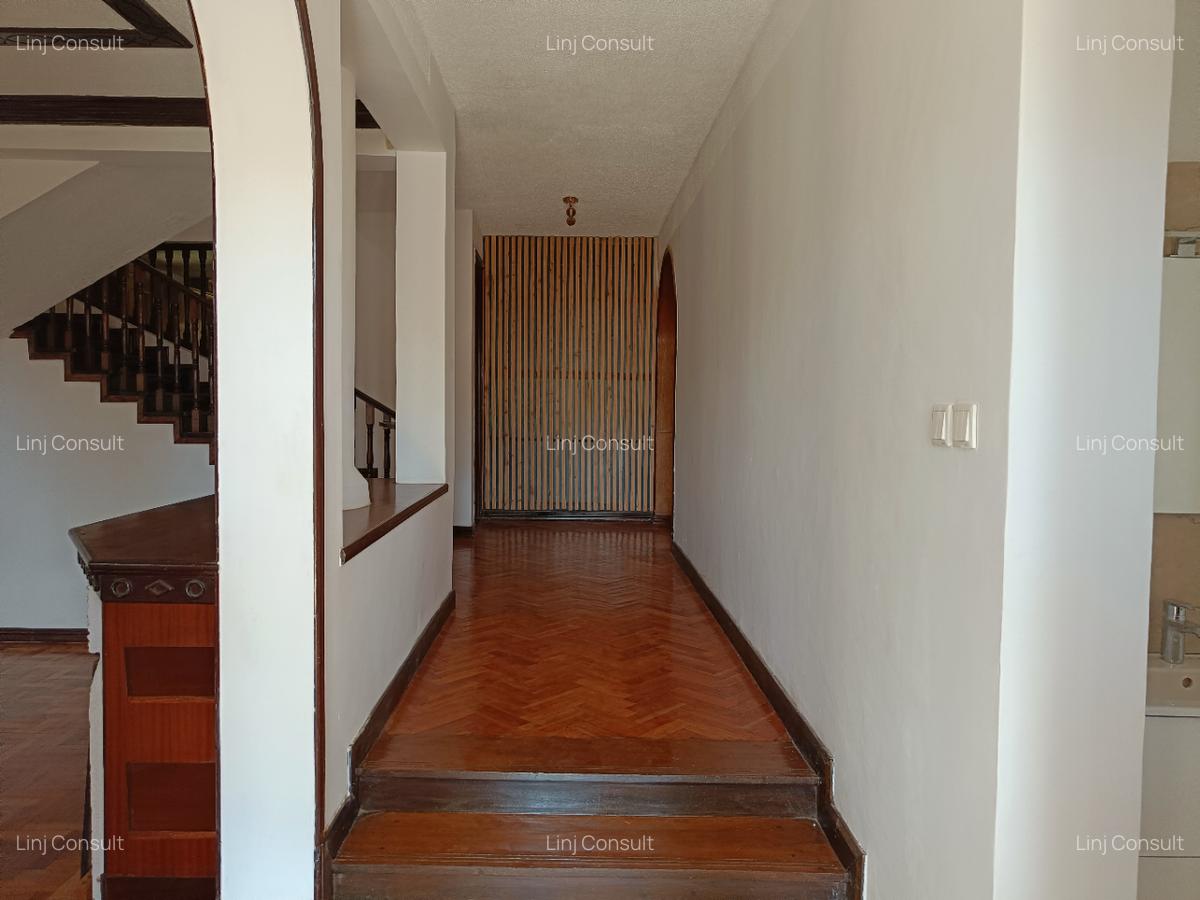 5 Bed House with En Suite at Runda - 10