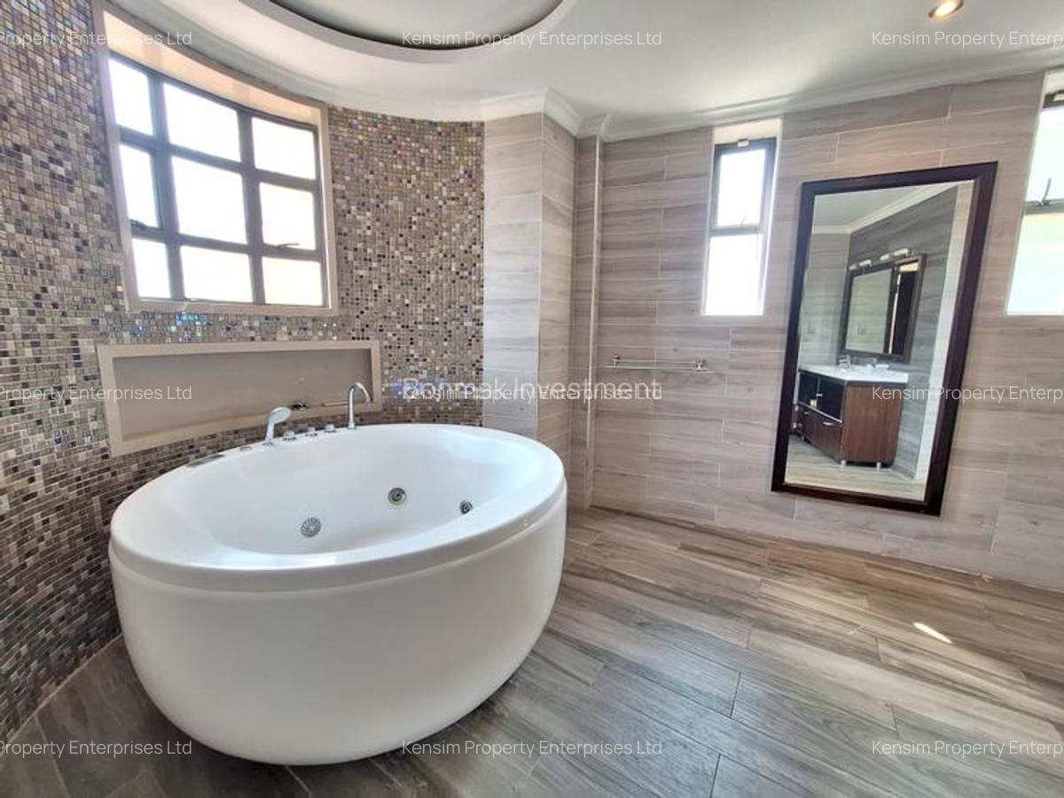 5 Bed Townhouse with En Suite in Lavington - 16