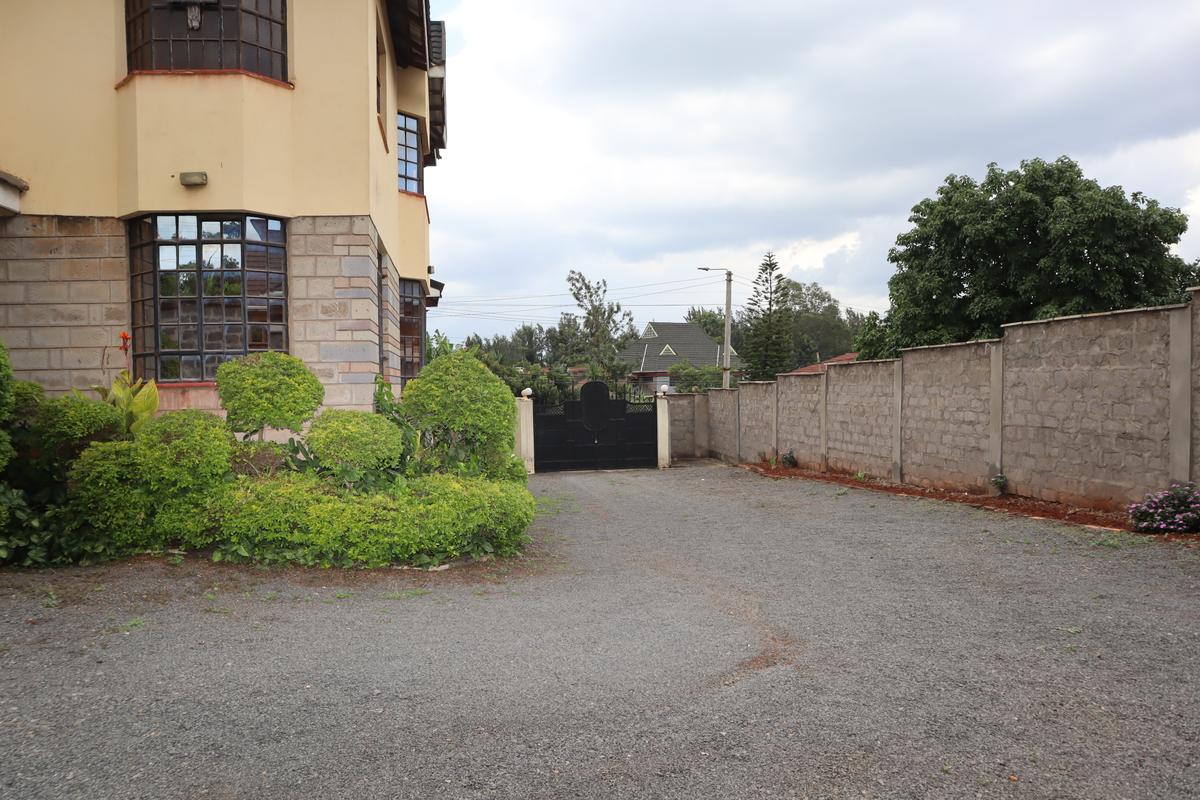 5 Bed House with En Suite at Safari Park Avenue - 4