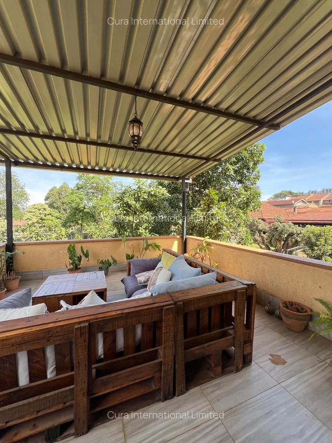 5 Bed Townhouse with En Suite in Brookside - 5