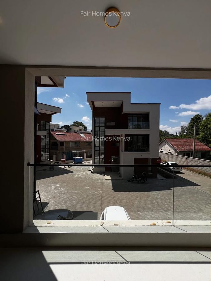 5 Bed Townhouse with En Suite at Lavington Green - 6