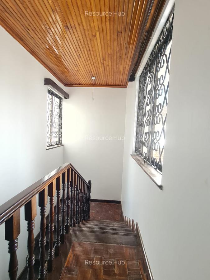 5 Bed Townhouse with En Suite at Off Argwings Kkodhek - 5