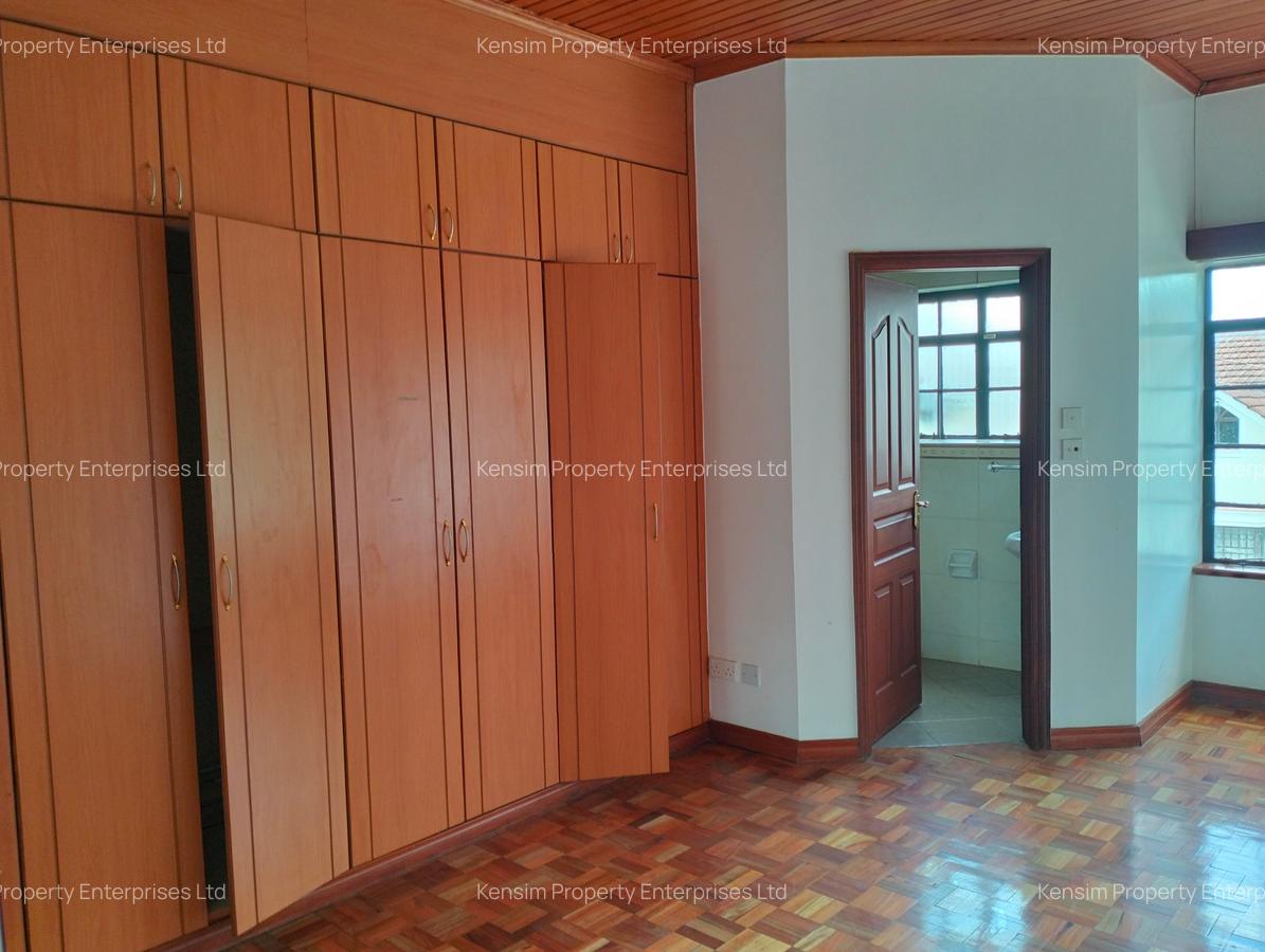 5 Bed Townhouse with En Suite in Lavington - 19