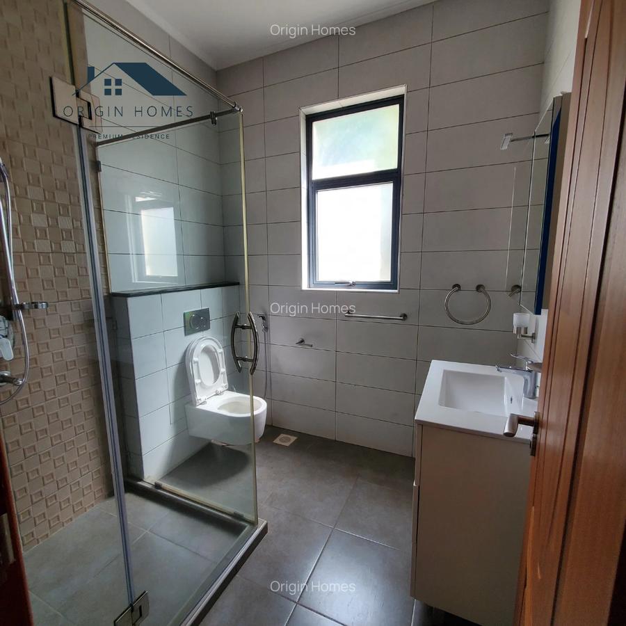 3 Bed Apartment with En Suite at Parklands - 14