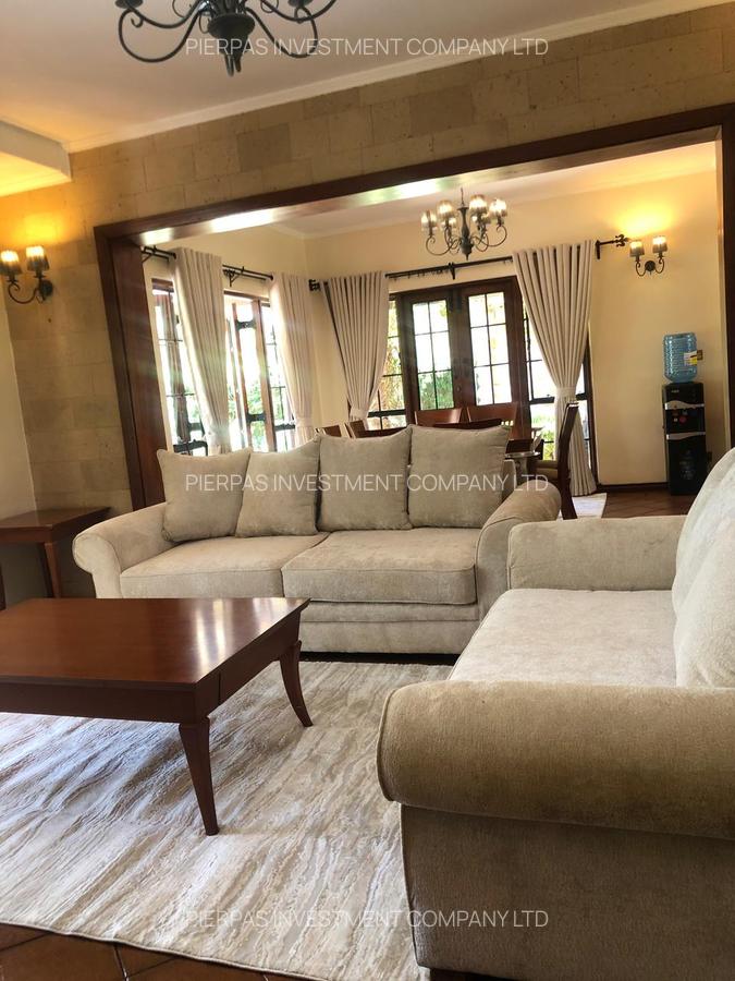 3 Bed Townhouse with En Suite in Ridgeways - 5